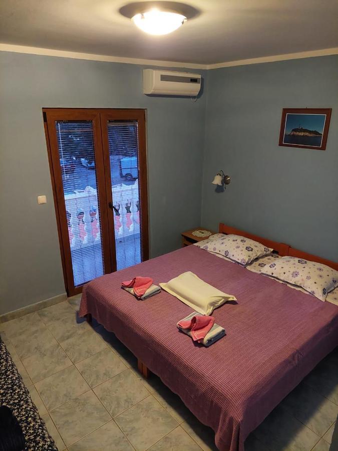 Guest House Bocac Sali Bagian luar foto